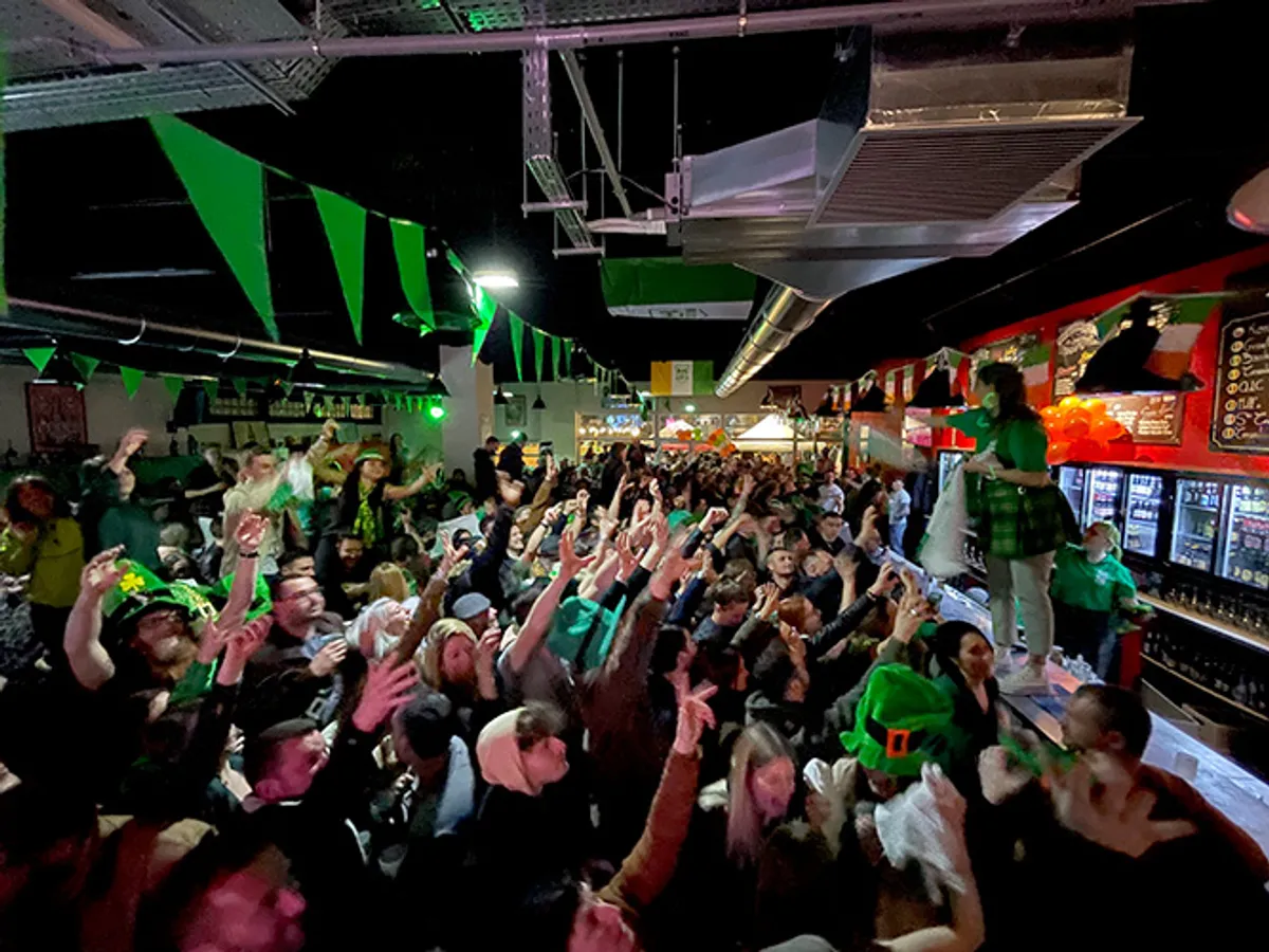 Epinal_st_patrick_foule_event_goodies_cd2346c788