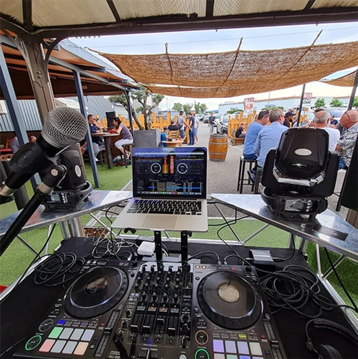 Etoile_terrasse_dj_eb2ae1b082