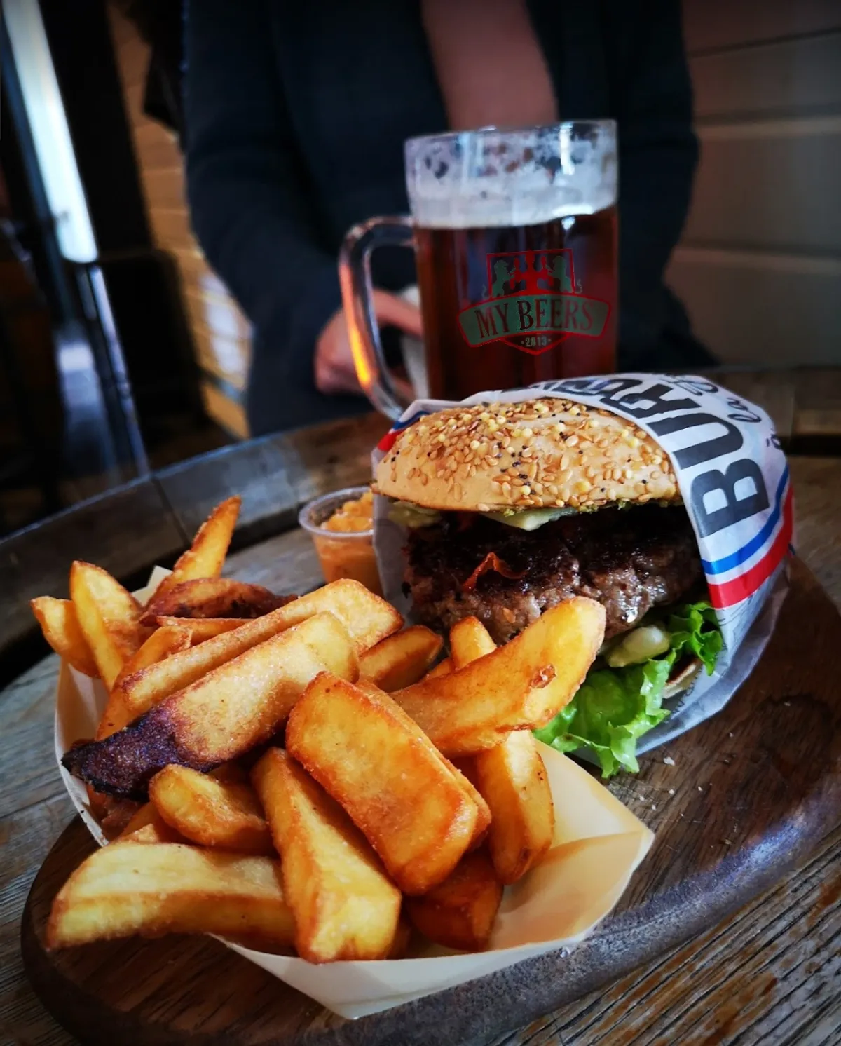 Post_insta_burger_photo_mours_05c2c285c6