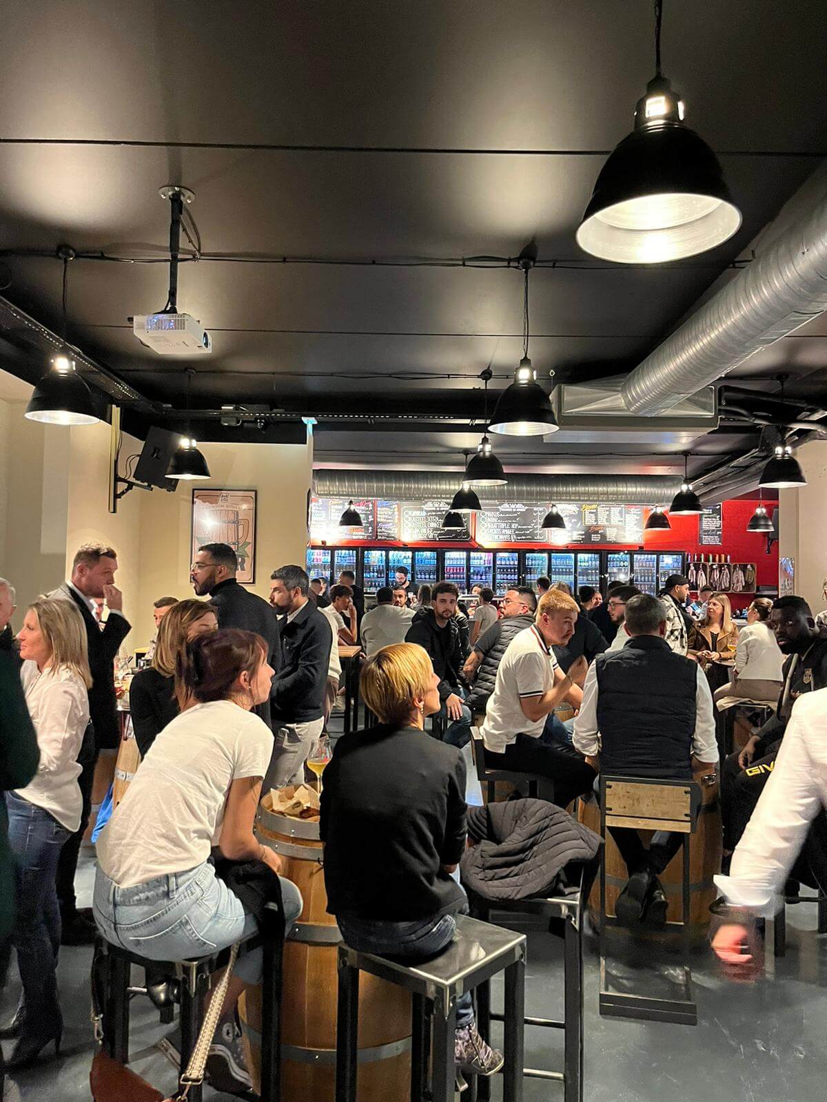 Les clients de My Beers Clermont le jour de l'ouverture